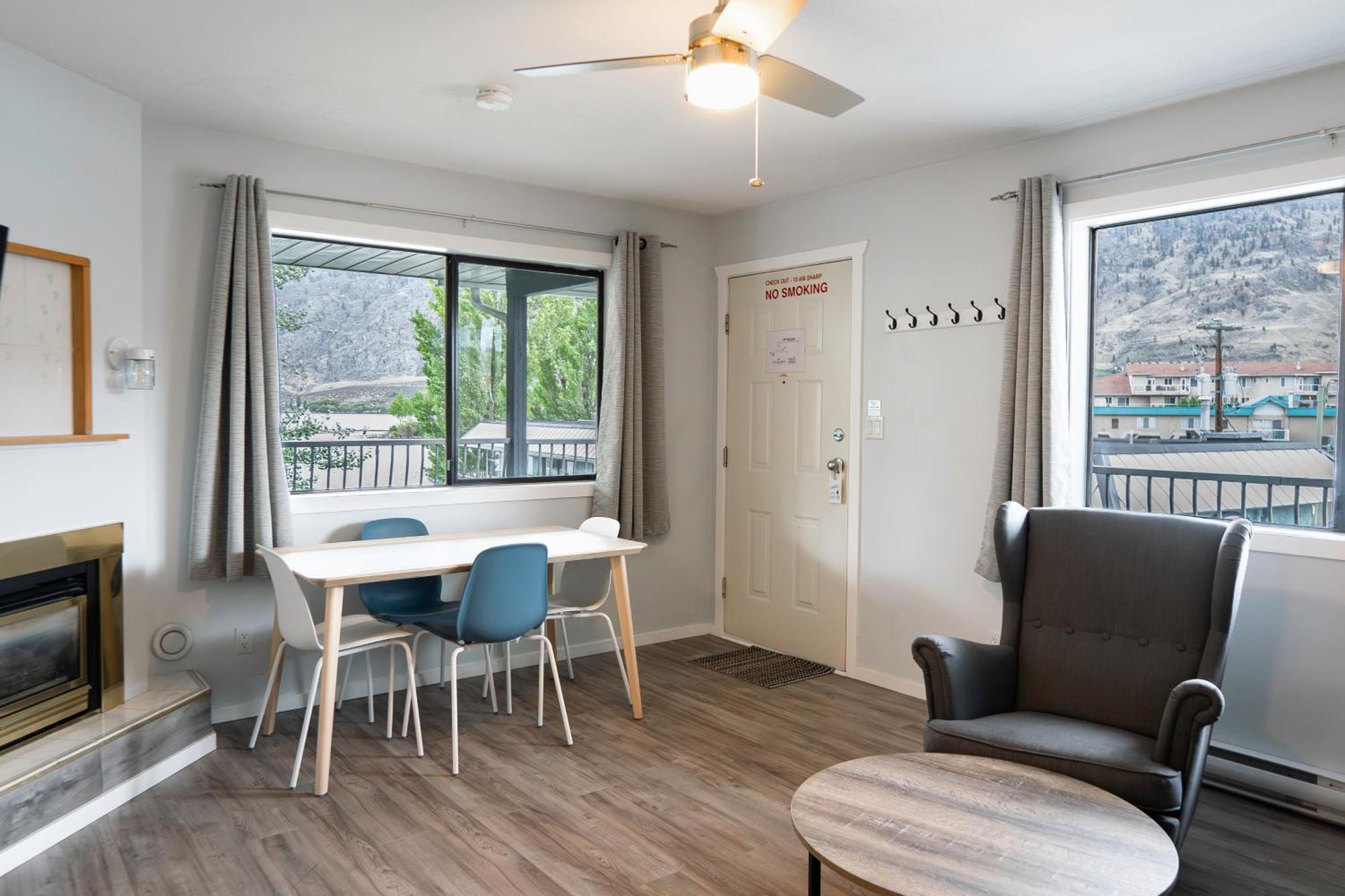 Poplars Motel On The Lake オソヨース エクステリア 写真