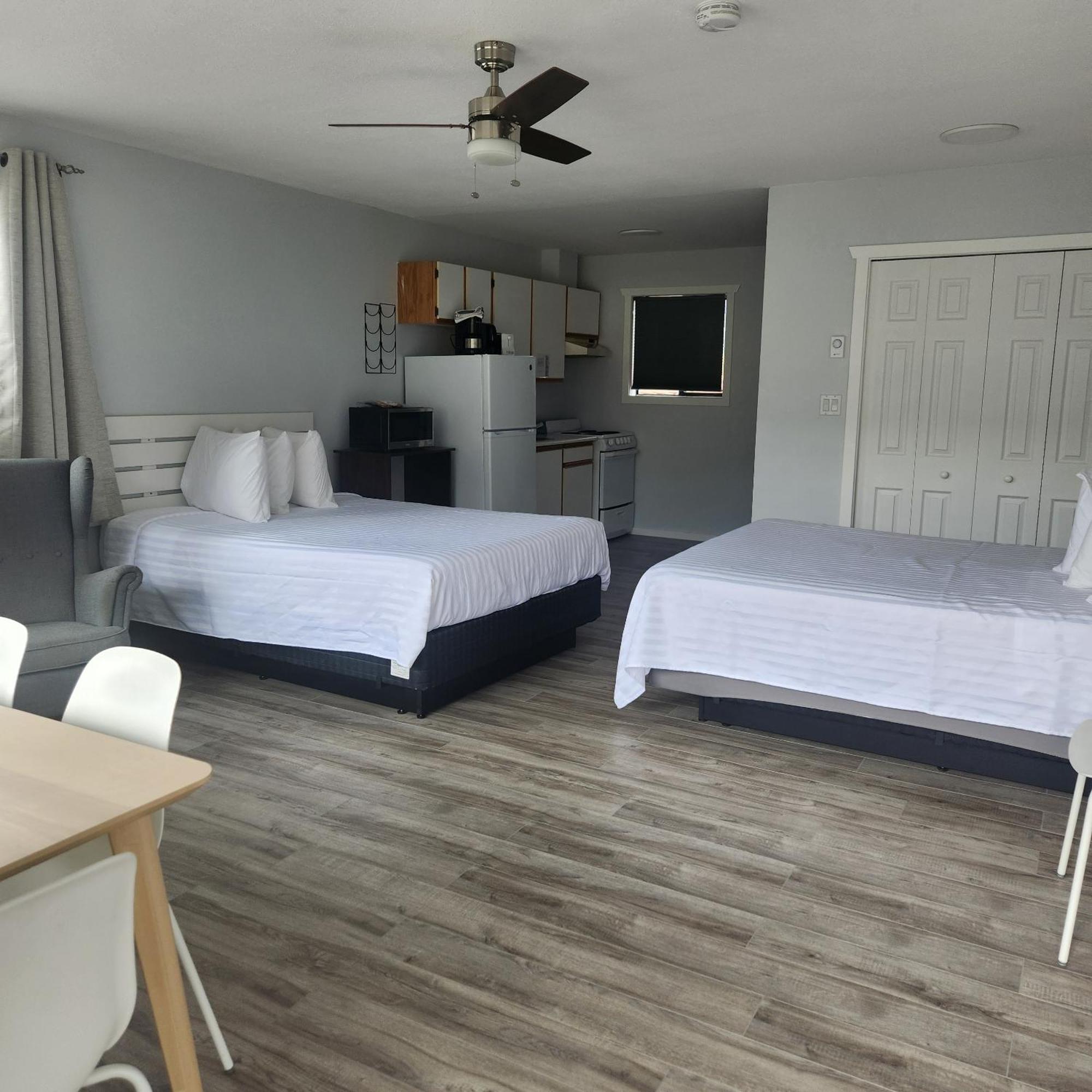 Poplars Motel On The Lake オソヨース エクステリア 写真